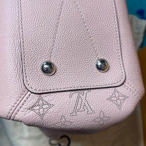 Louis Vuitton monogram Mahina Haumea hand bag - Picture 9 of 15